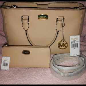 Michael Kors Oyster Kellen Medium Satchel & wallet